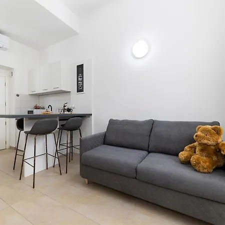 Гостьовий будинок & Kolovare 3, 3*