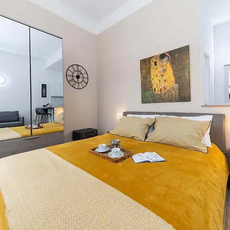 & Kolovare 3, Задар