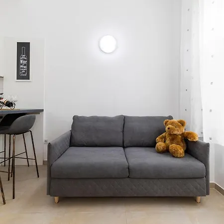 Pensión & Kolovare 3,