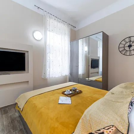 Πανσιόν & Kolovare 3, 3*