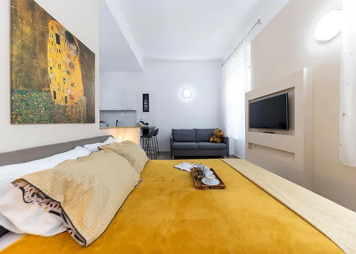 & Kolovare 3, Guest house 3*