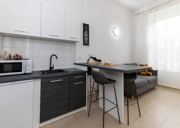 & Kolovare 3, Guest house 3*